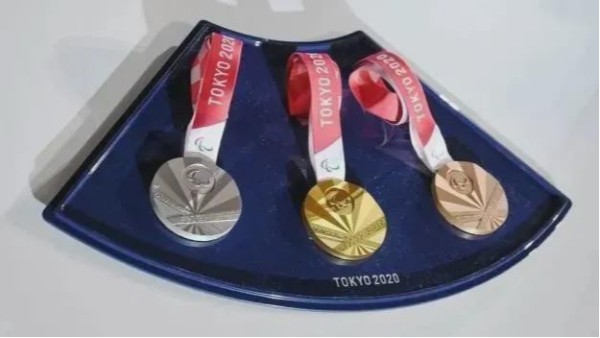 東京奧運(yùn)會(huì)<i style='color:red'>金牌</i>竟由“垃圾”制成！東京奧組委：別咬獎(jiǎng)牌！