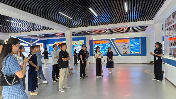 宏利圣得迎來濰坊商務(wù)局組團參觀,環(huán)保行業(yè)究竟如何入局千億寵物經(jīng)濟